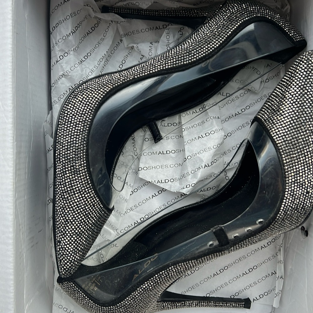 SPARKLE & Shine in these gorgeous heels